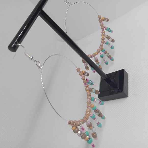 Hand Crafted Turquoise and Tan Beaded Necklace Set - Picture 12 of 16